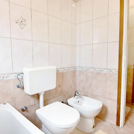 Apartment By The Sea - 22455